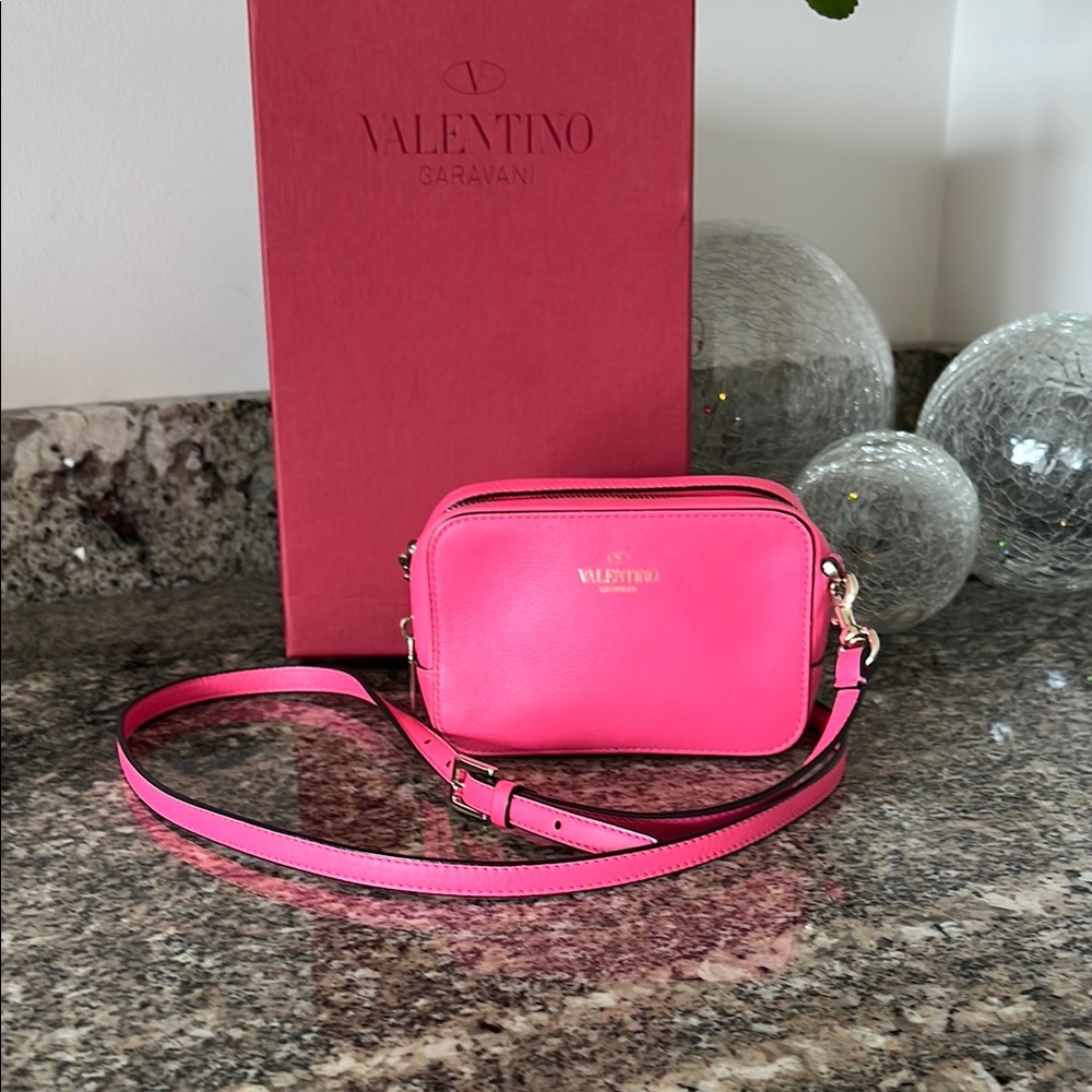 Valentino Garavani Zipped Purse